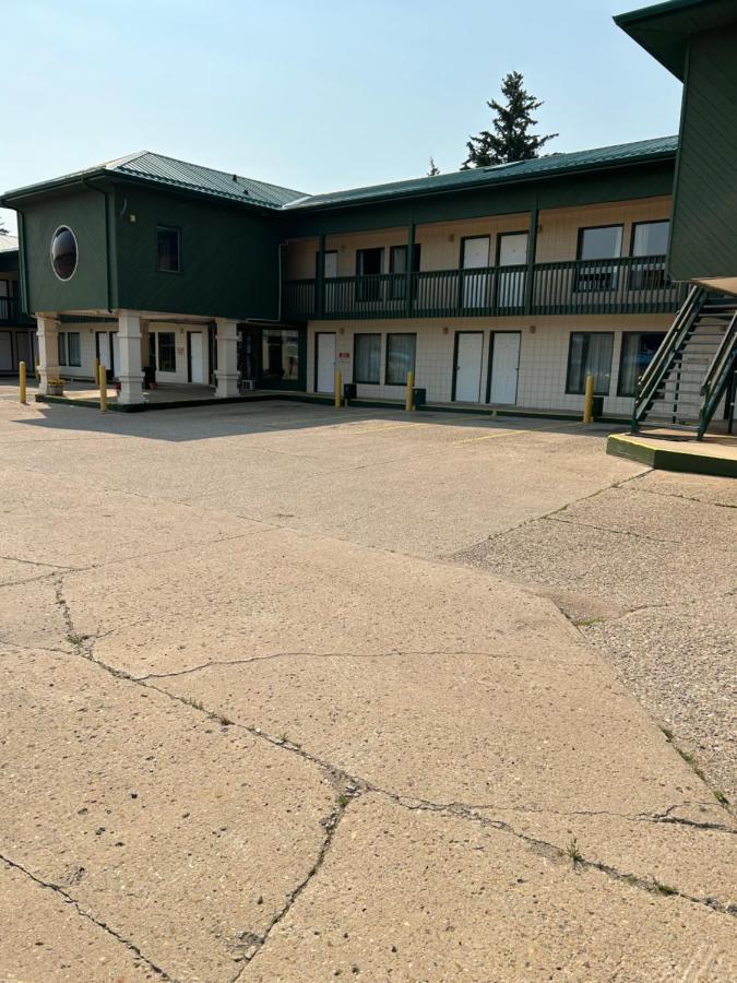 Goodknight Inn Ллойдминстер Экстерьер фото